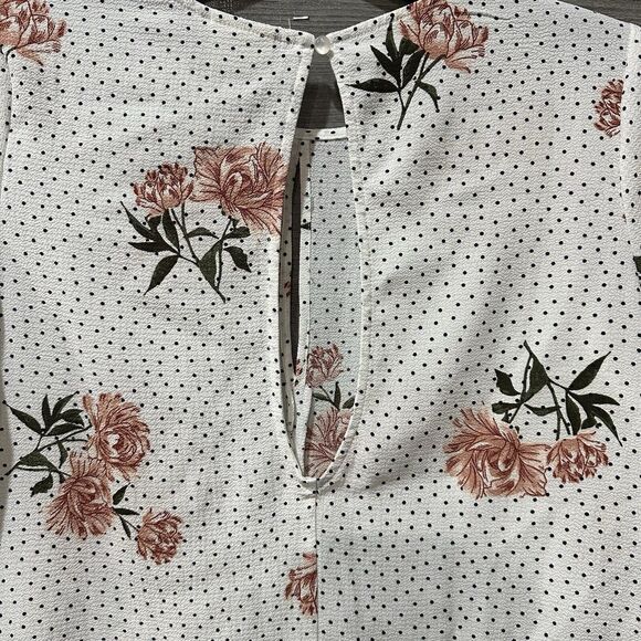 H.I.P. By Buckle Women’s blouse White Floral Polka Dot size Small Open Back - Picture 8 of 8